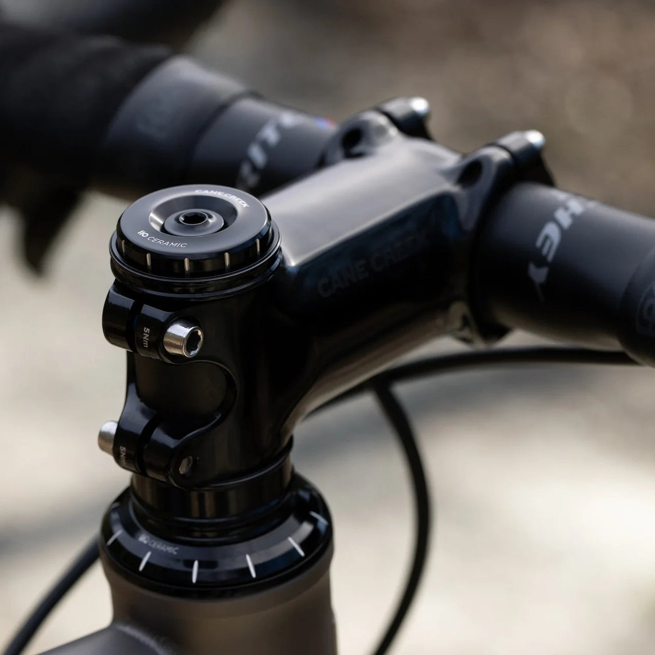 CANE CREEK 110 Keraaminen kapeneva jakopää, 1 1/8"-1.5", IS41/28.6/H9 | IS52/40, musta/ hopea