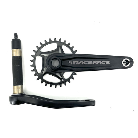 RACE FACE RIDE CINCH kampiakseli 83mm Musta