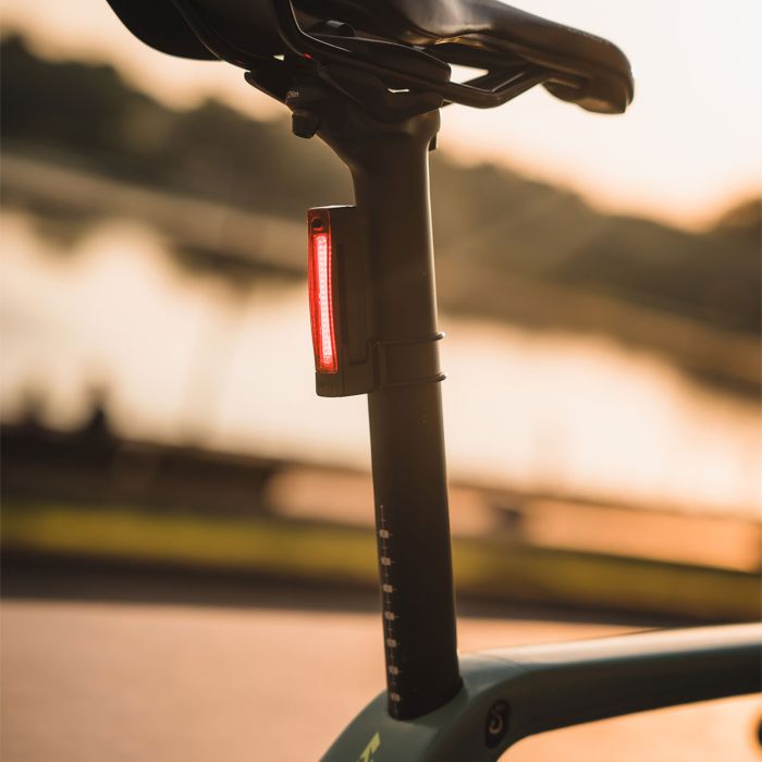 KNOG PLUS REAR -takavalo, 20 lumenia, musta