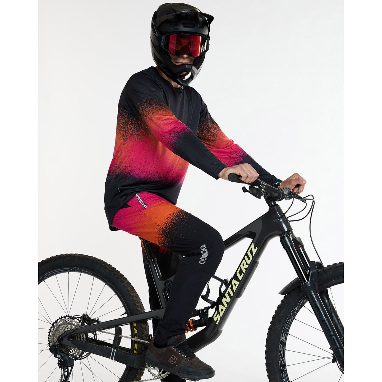 DHARCO GRAVITY BLACK SNAKE housut Musta/oranssi