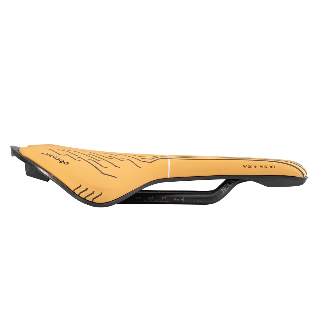 PROLOGO NAGO R4 PAS AGX 137mm Satula Nack Rails Ruskea