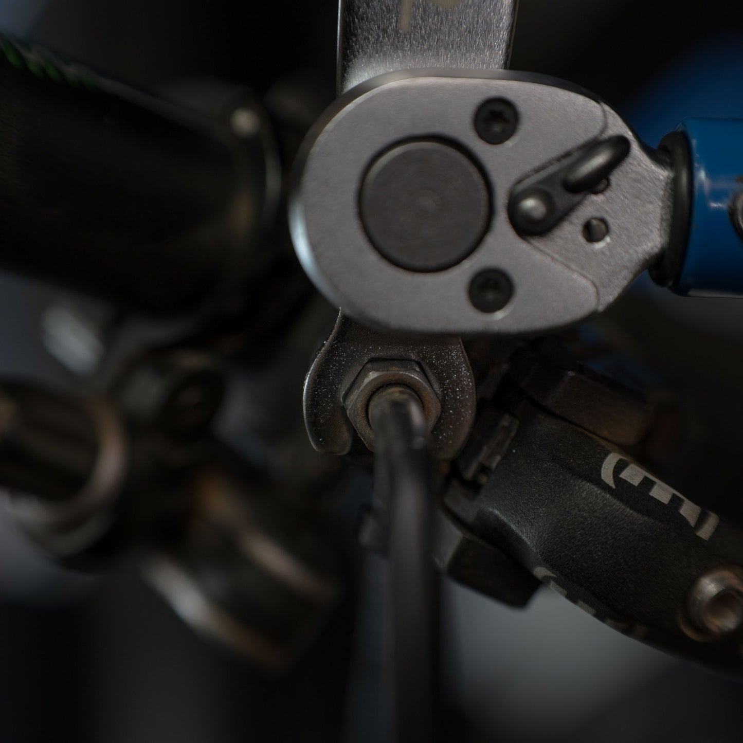 Ohjattu kiristystyökalu letkuliitäntämutterille PBS-TYÖKALUT