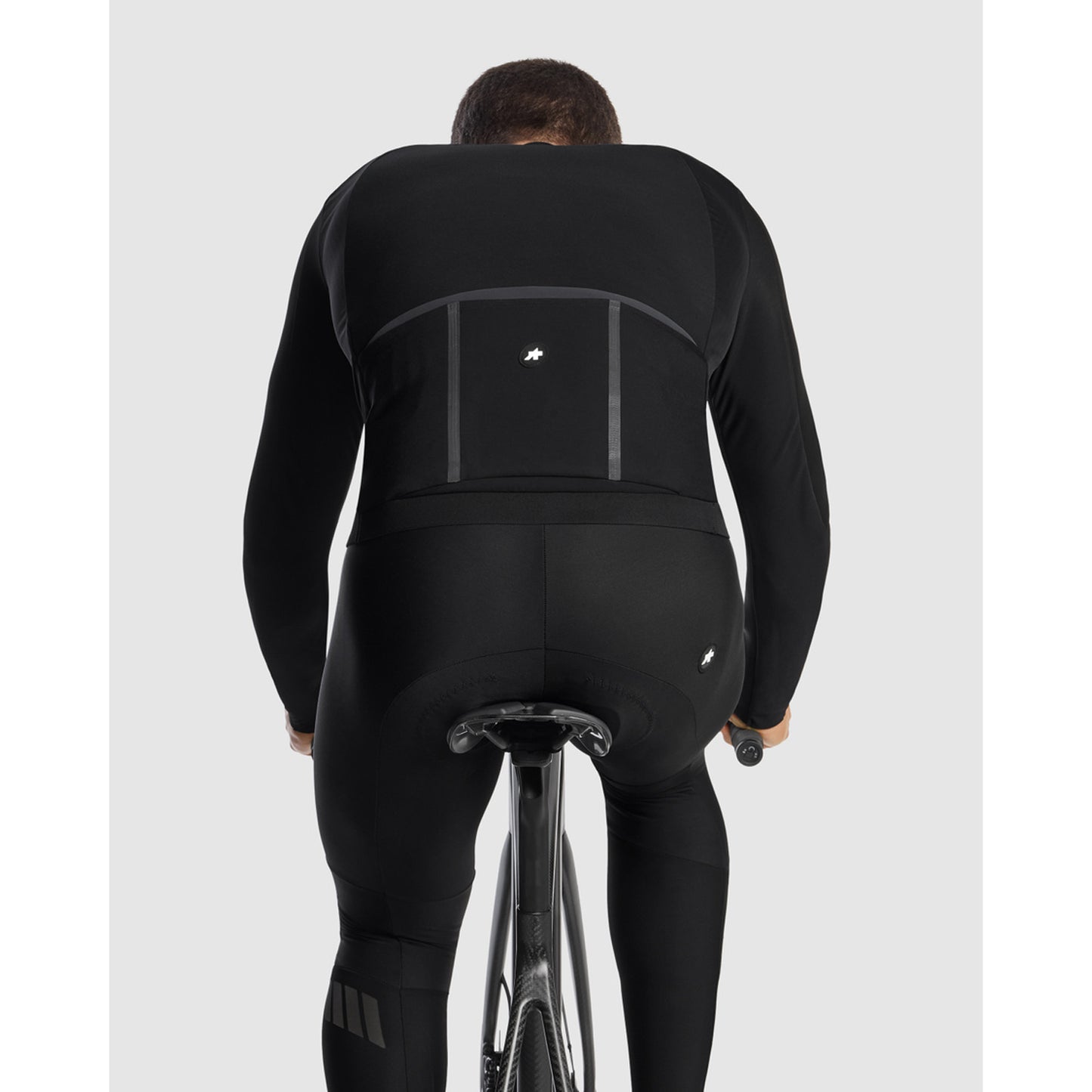 ASSOS EQUIPE R S11 Musta sarjan takki