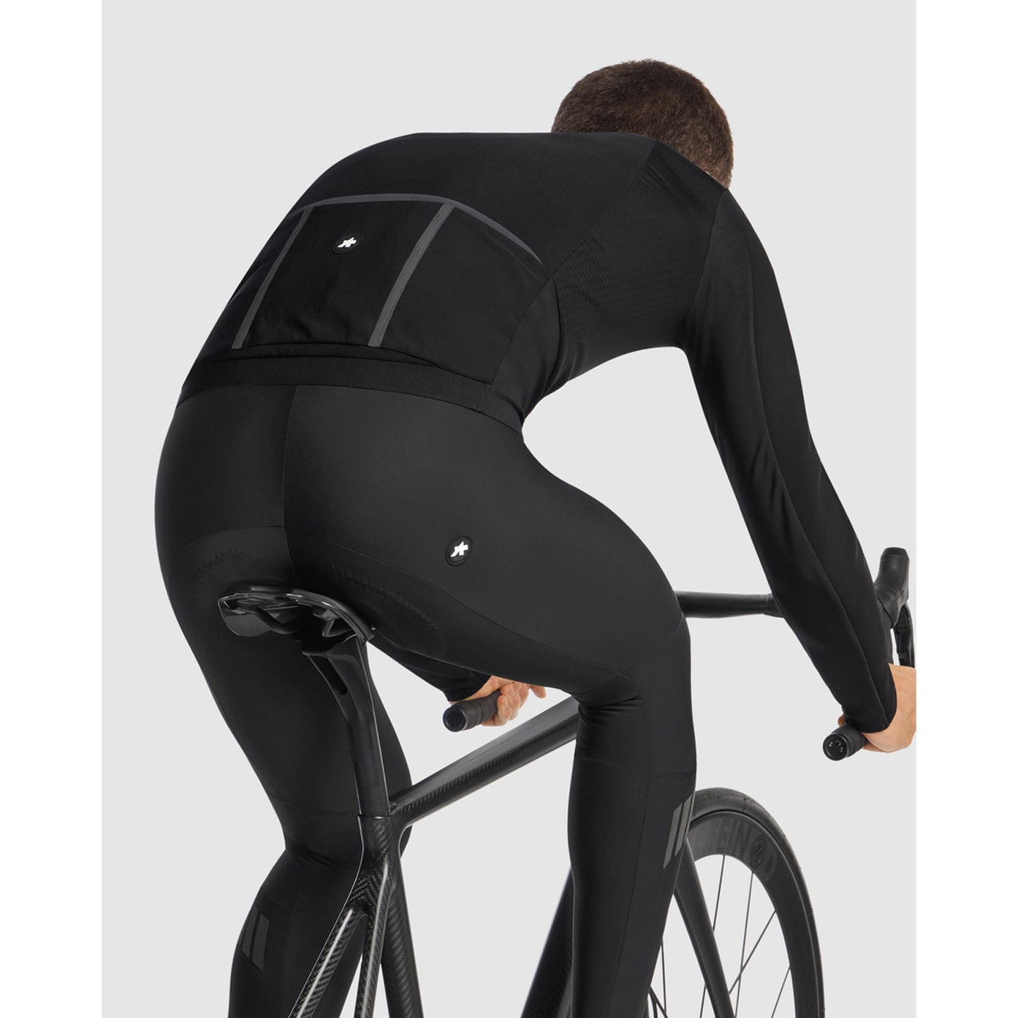 ASSOS EQUIPE R S11 Musta sarjan takki