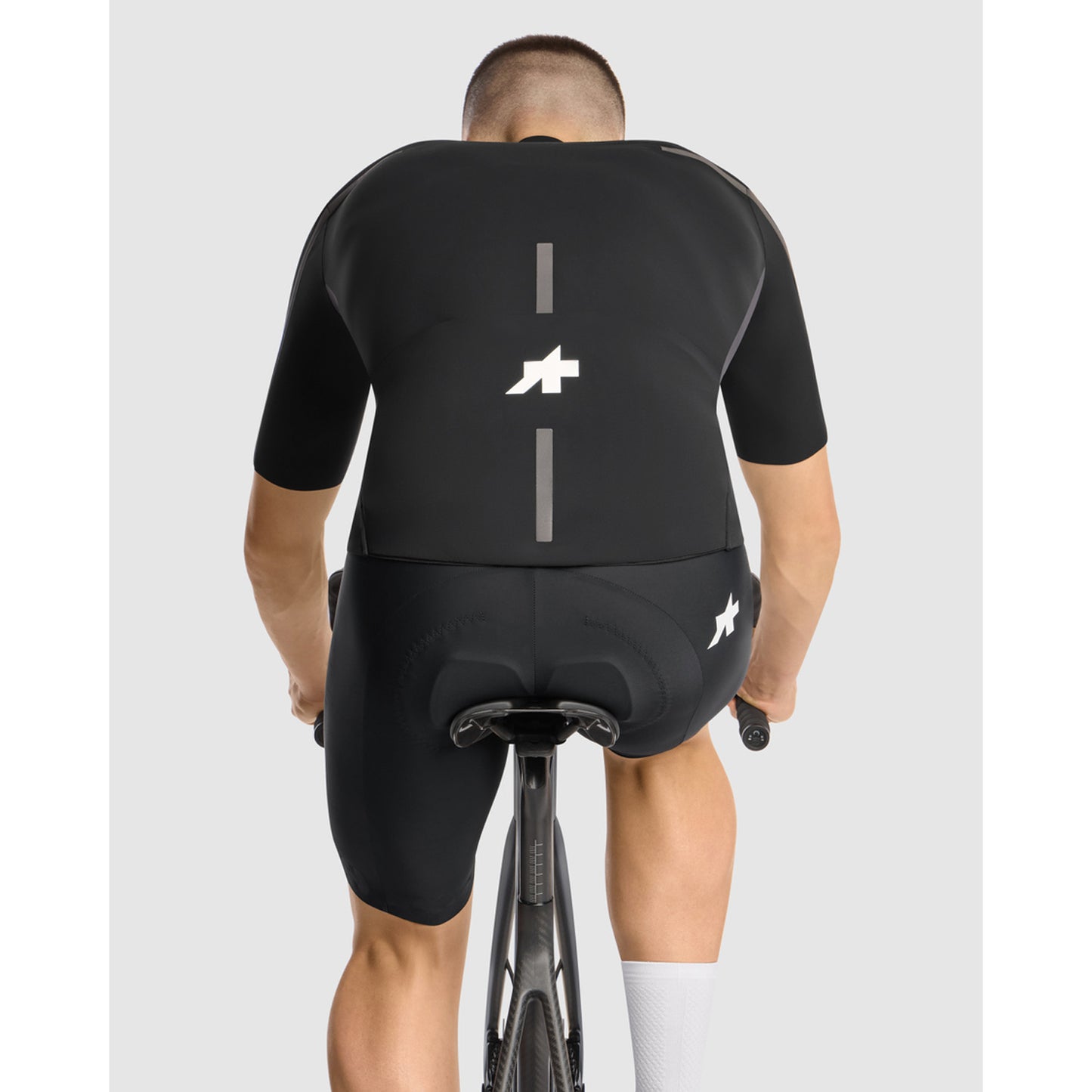 ASSOS EQUIPE R Rain S11 Musta sarja takki