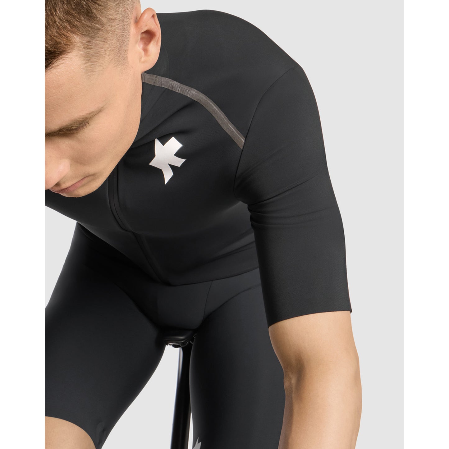 ASSOS EQUIPE R Rain S11 Musta sarja takki