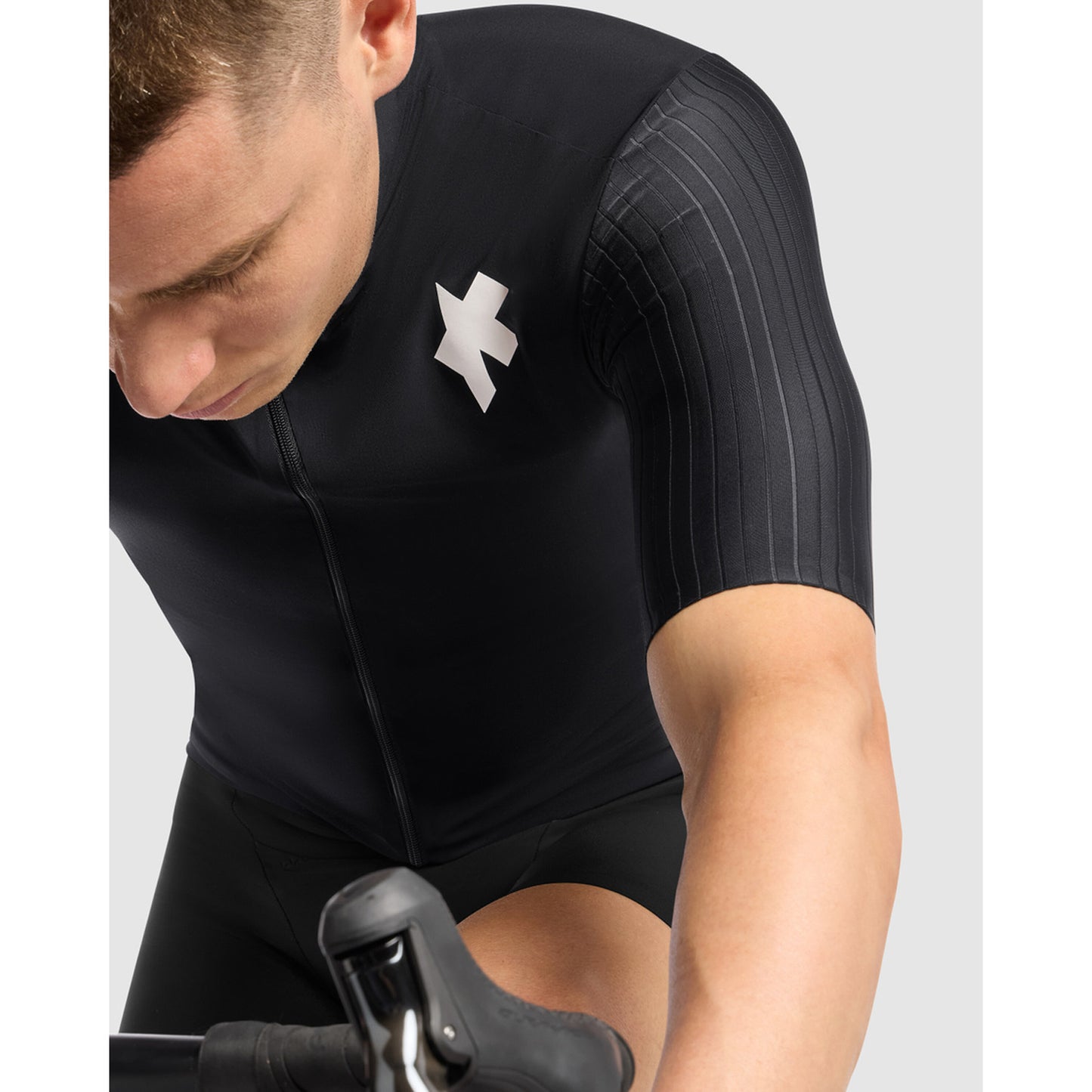 ASSOS EQUIPE RS S11 Musta sarjan takki