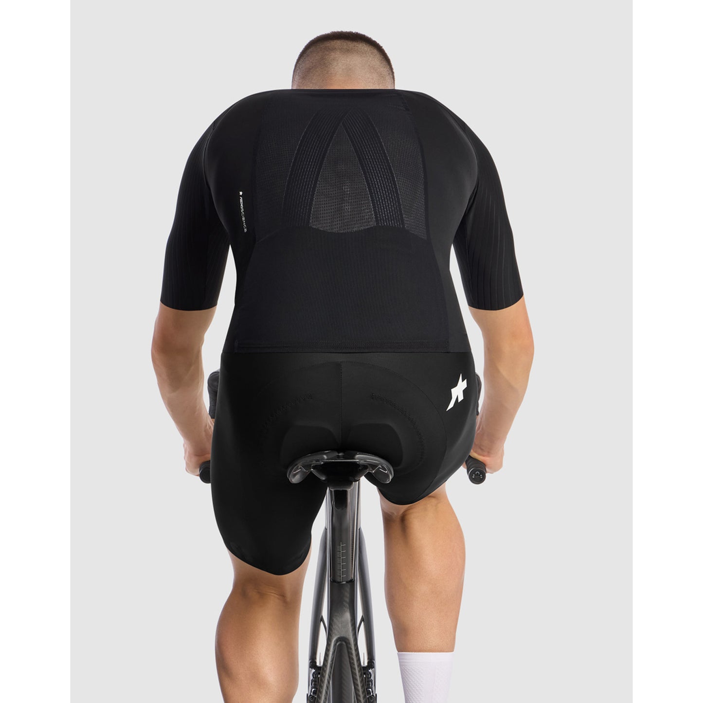 ASSOS EQUIPE RS S11 Musta sarjan takki
