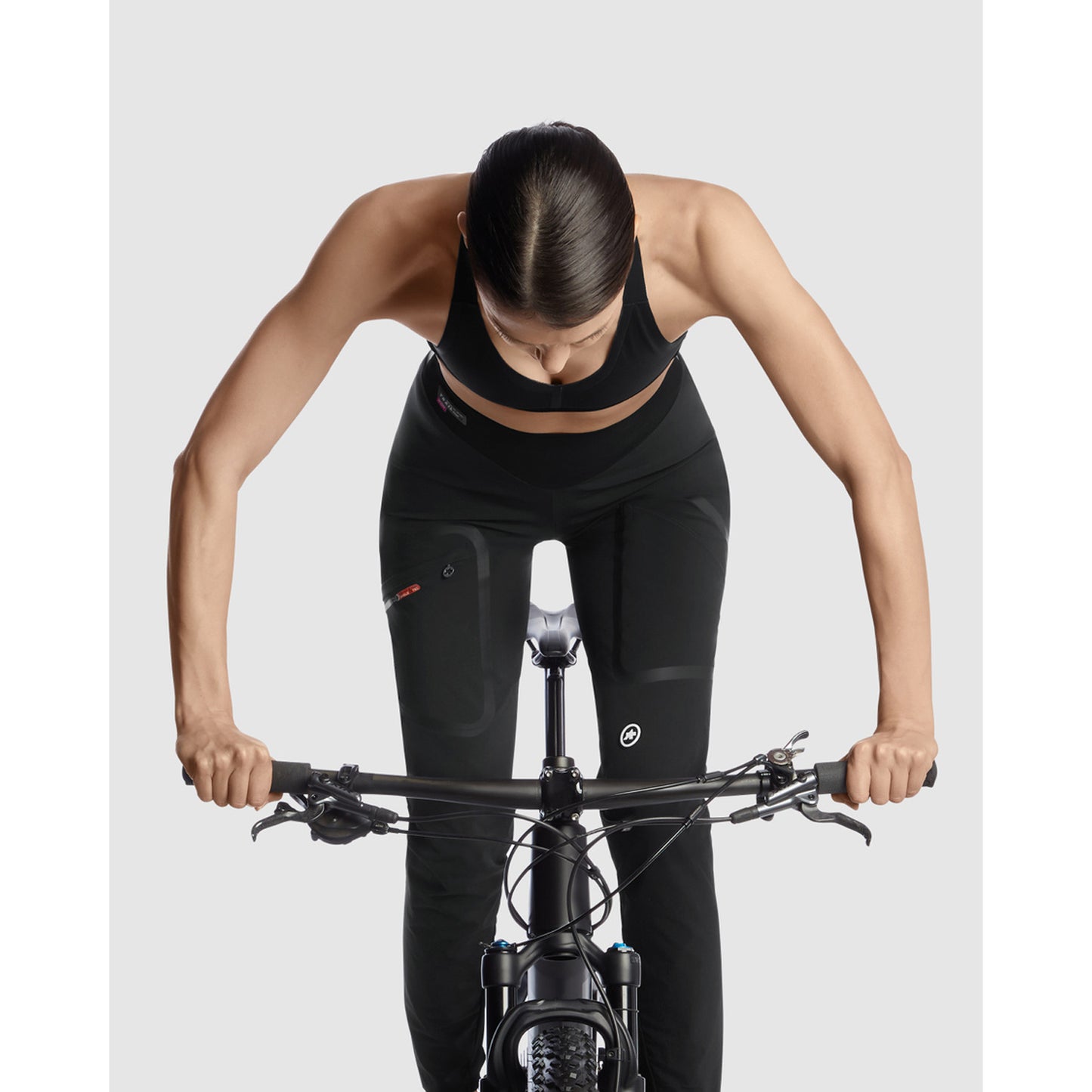 ASSOS TACTICA Naisten musta sarja Bib Tight -sarja