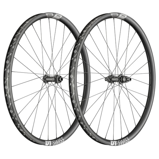 Pari DT SWISS XMC 1501 SPLINE ONE 30 mm 27.5'' 15x110/12x148mm Boost-pyöriä DT SWISS XMC 1501 SPLINE ONE 30 mm 27.5'' 15x110/12x148mm Boost-pyörät