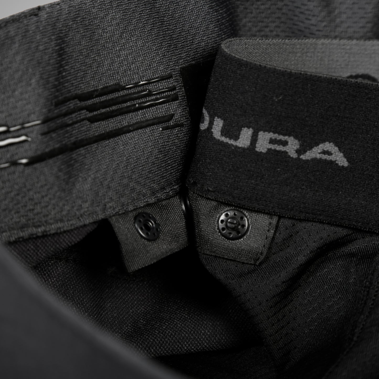 ENDURA CLICKFAST™ Shortsit Musta 2025