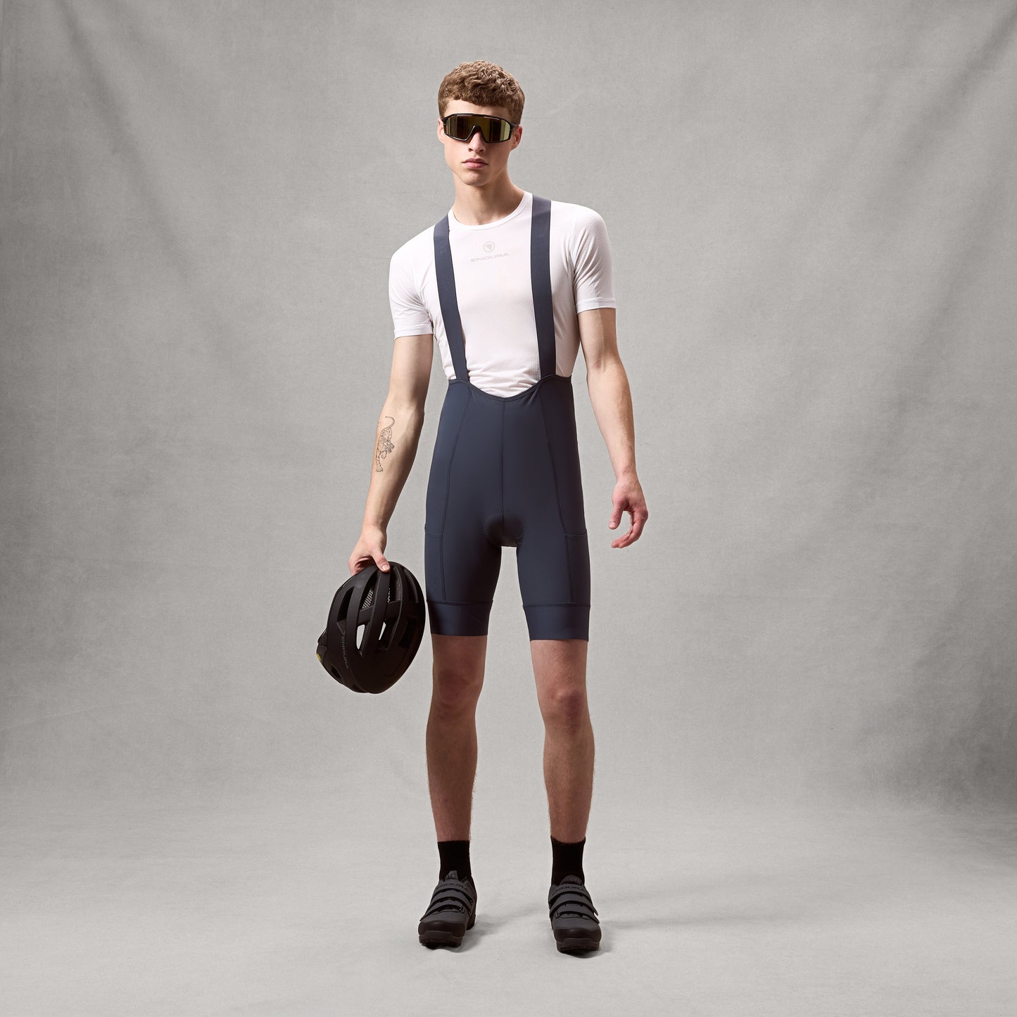ENDURA LOOP Carbon Bib Short harmaa