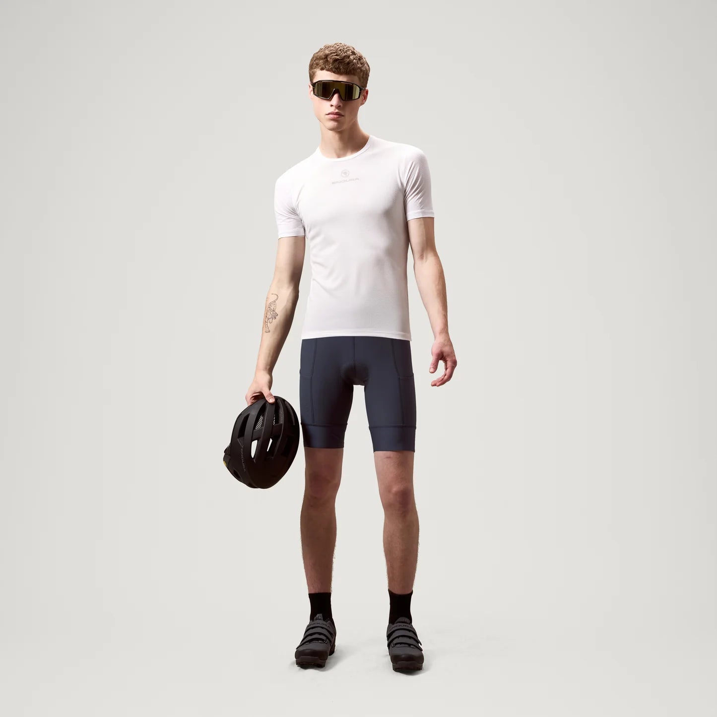 ENDURA LOOP WAIST Carbon Shortsit harmaa