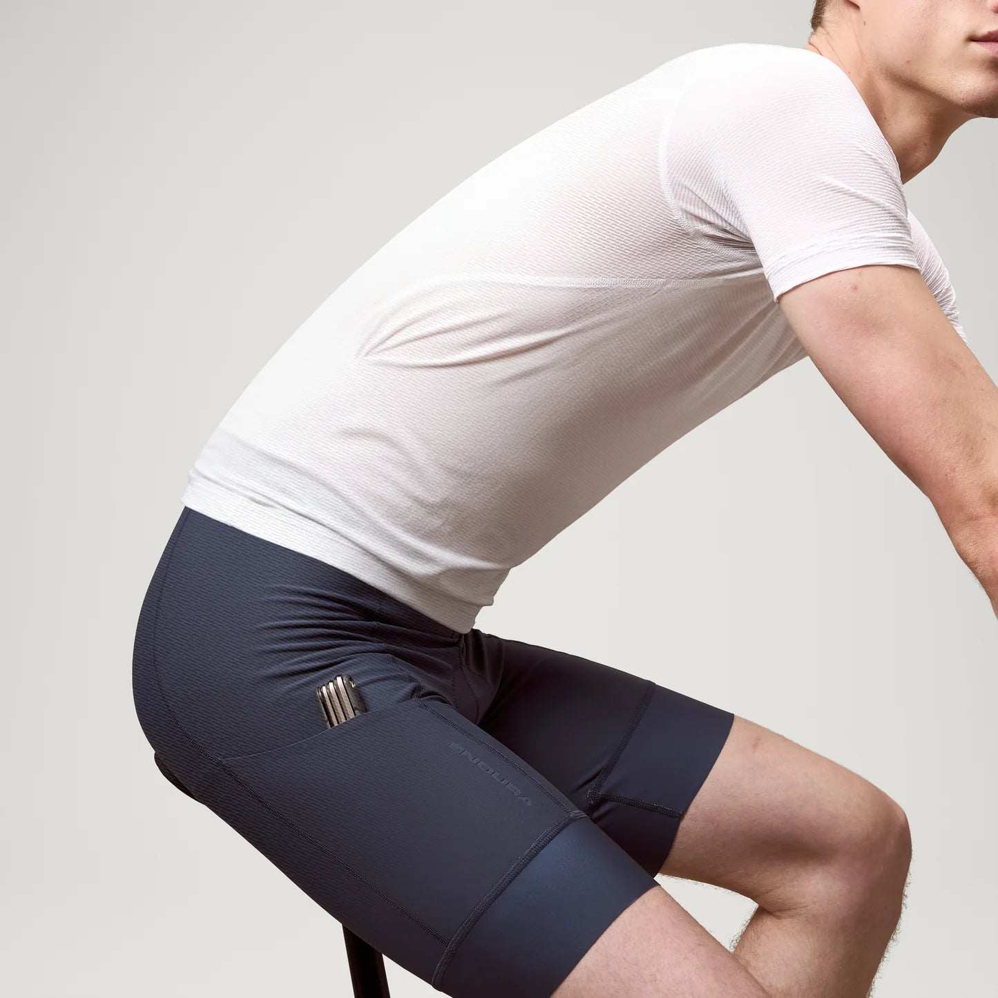 ENDURA LOOP WAIST Carbon Shortsit harmaa