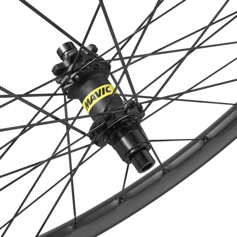 Pari MAVIC E-CROSSTRAIL SL 27.5" pyörää 15x110mm/12x148mm Boost-pyörää.
