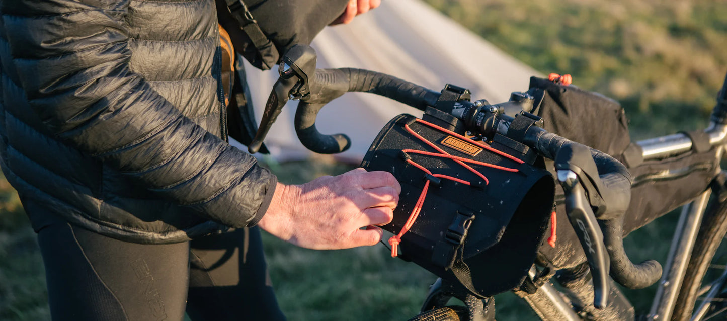 Ohjaustankolaukku RESTRAP BAR BAG 14 L Musta