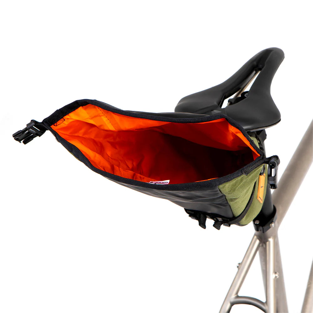 RESTRAP SADDLE PACK 2,5 l -satulalaukku, oliivinvärinen