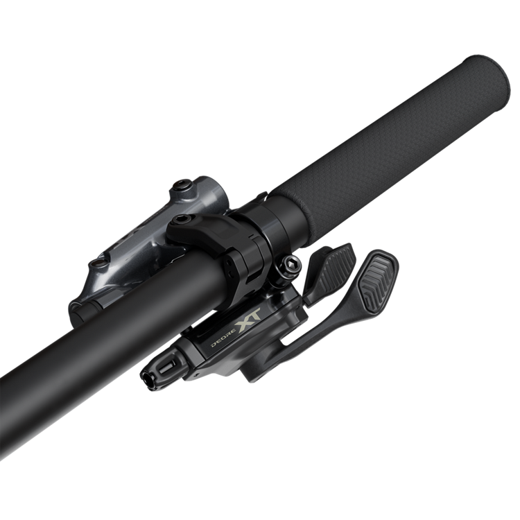 Vaihtaja oikea 12v M8200-R (embargo 30/08)