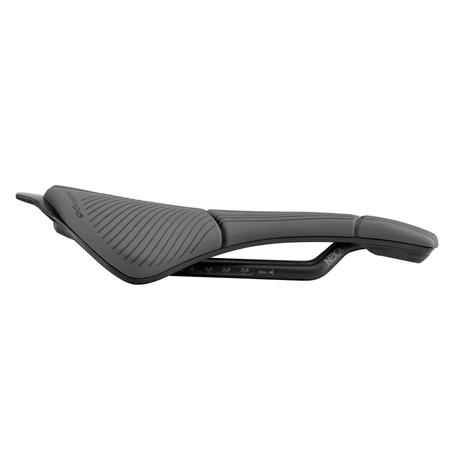 PROLOGO SCRATCH M5 PAS AGX Satula 147mm Nack Rails Musta