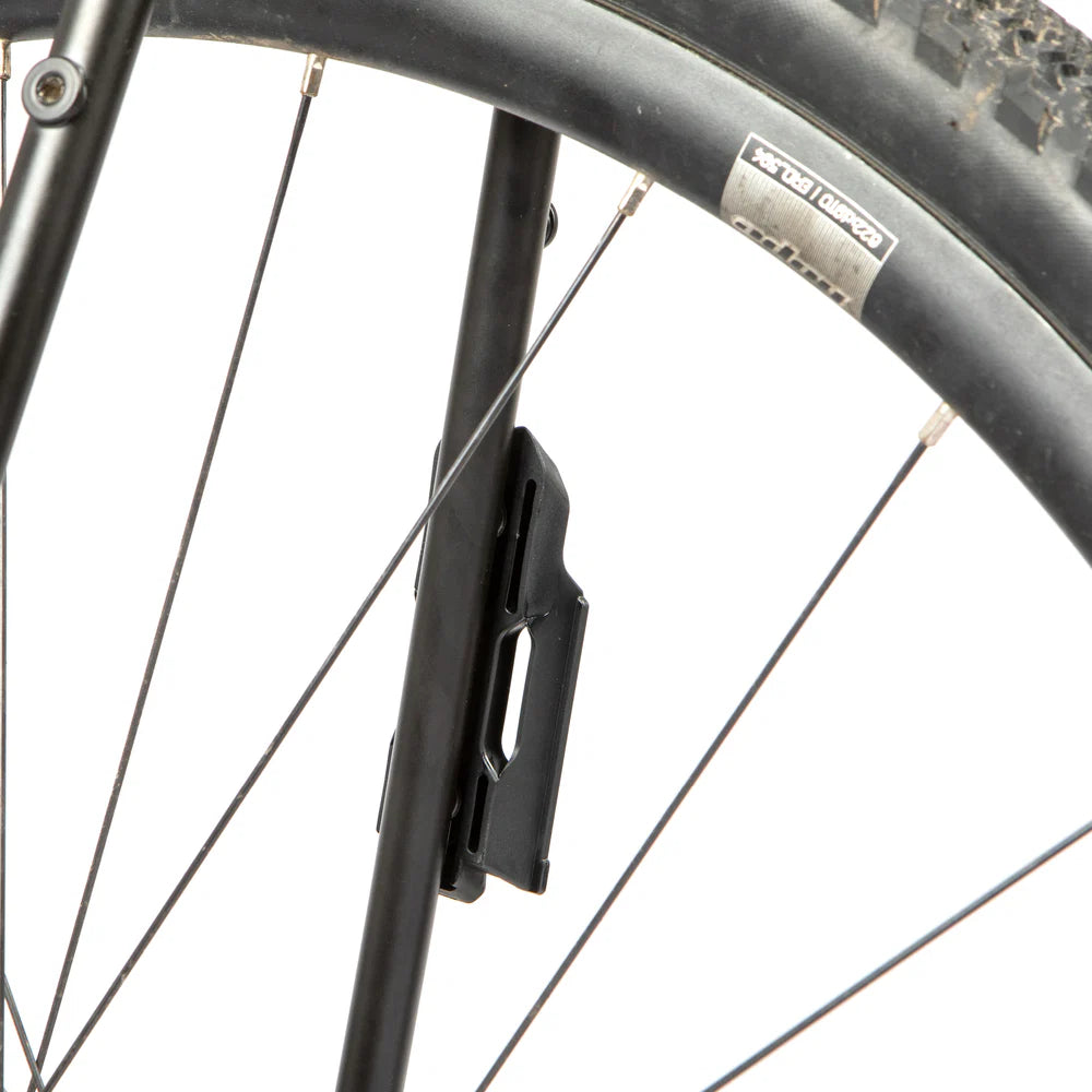 RESTRAP SWITCH Pannarilaukku 10L Musta