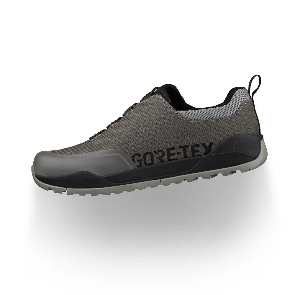 FIZIK TERRA ERGOLACE GTX FLAT -maastopyöräilykengät, harmaa/musta