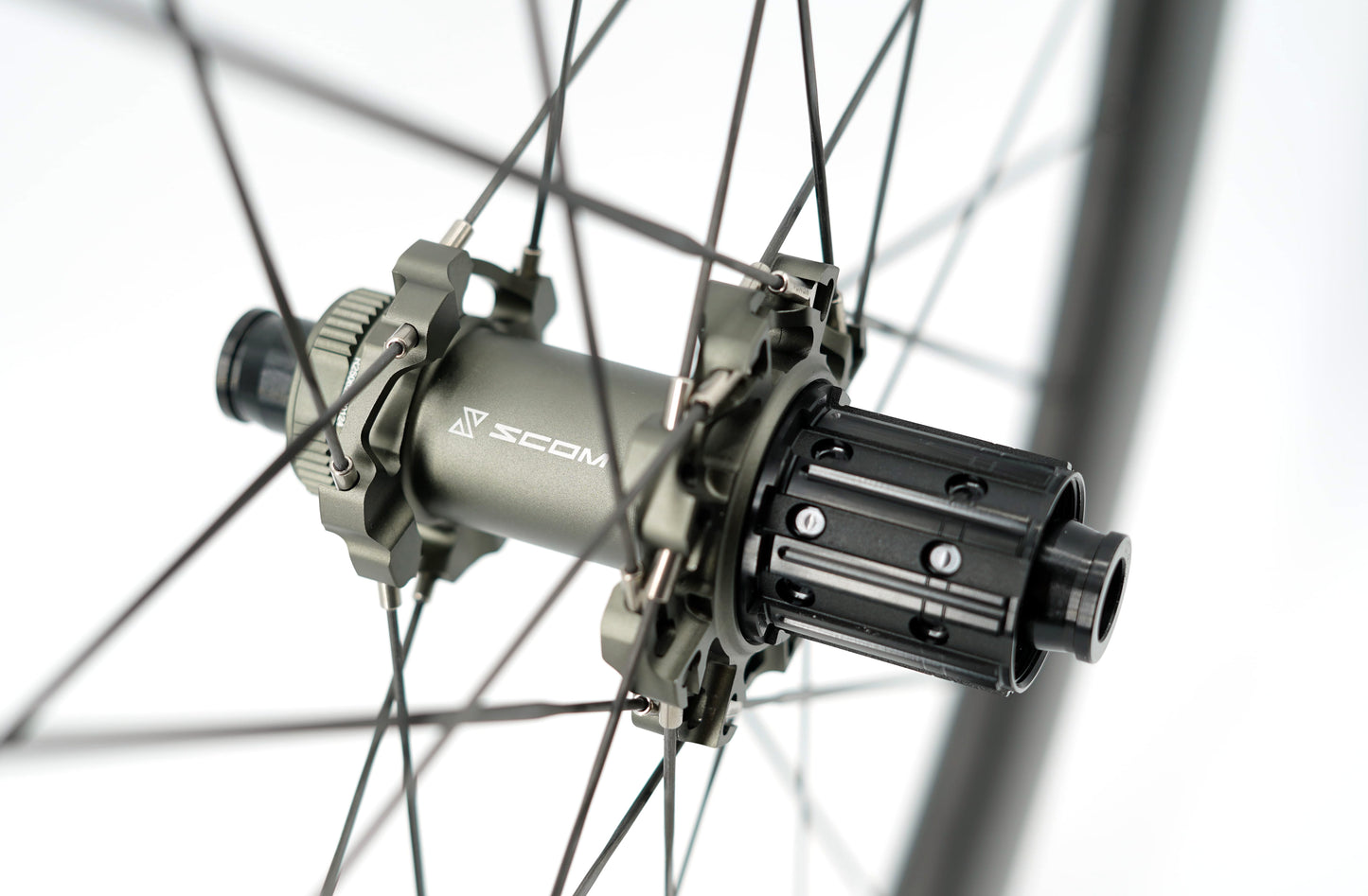 Pari SCOM ULTRA 62+ Tubeless Ready -vanteita (keskuslukko)