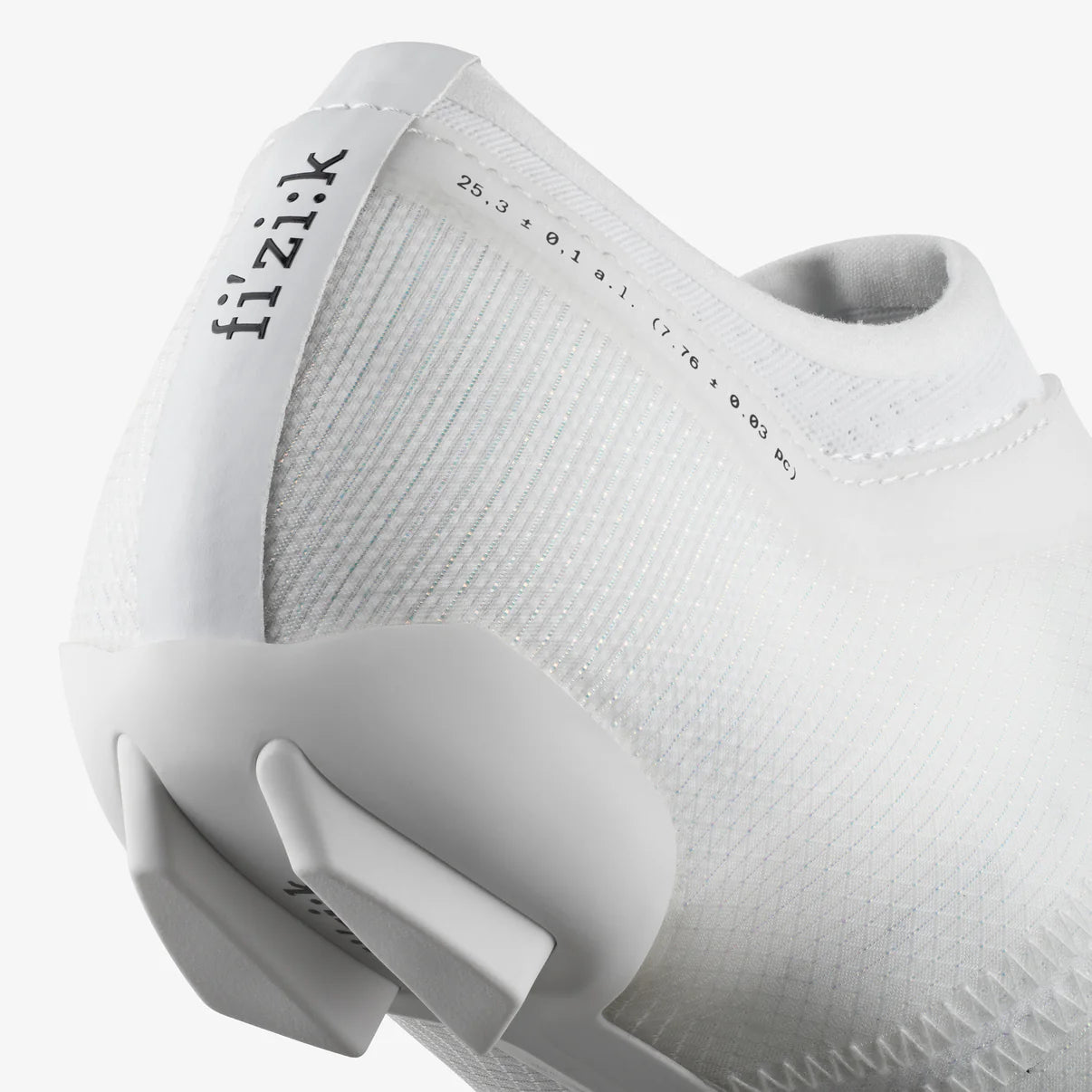 FIZIK VENTO VEGA CARBON -maantiepyöräilykengät, valkoiset