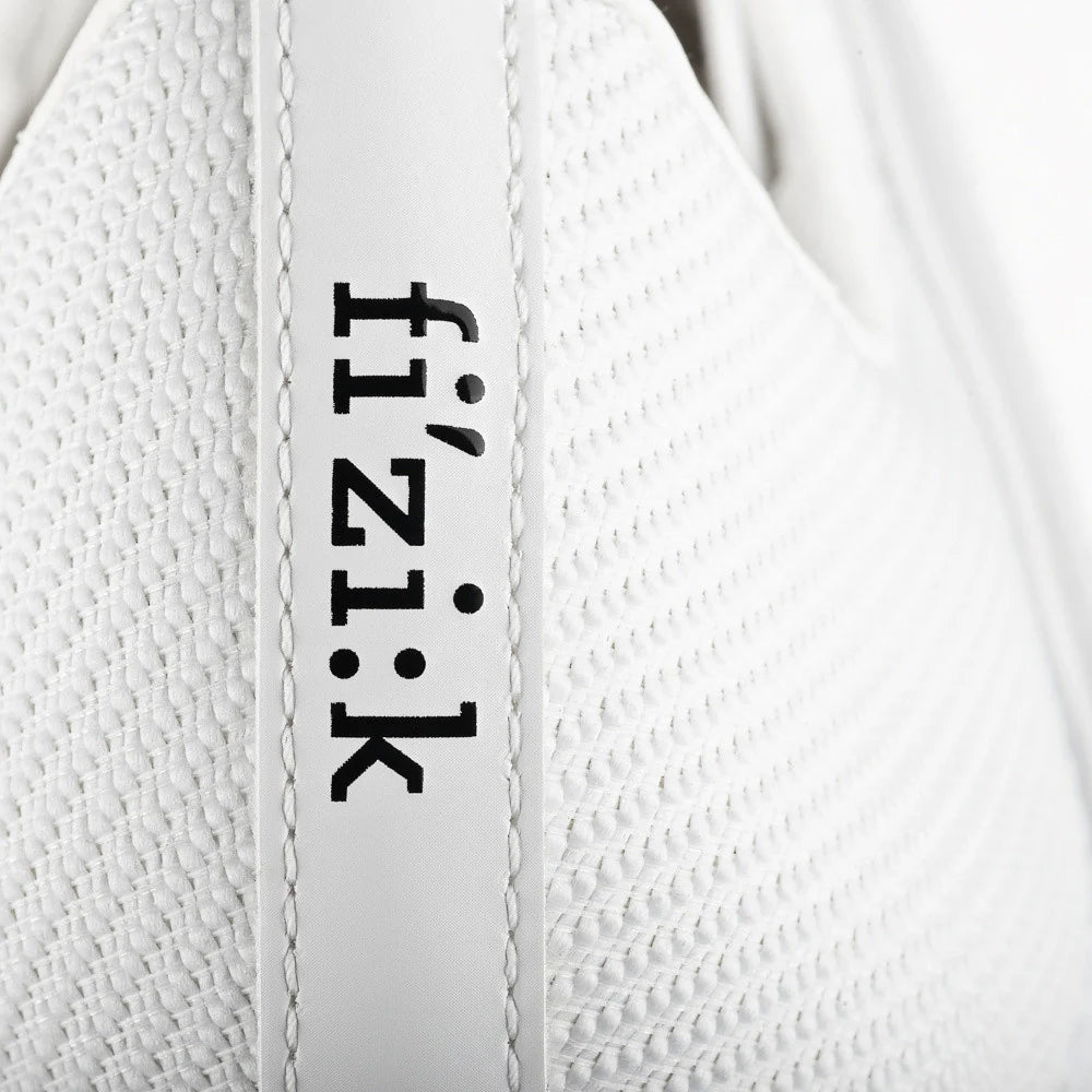 FIZIK VENTO POWERSTRAP AEROWEAVE -maantiepyöräilykengät, valkoiset