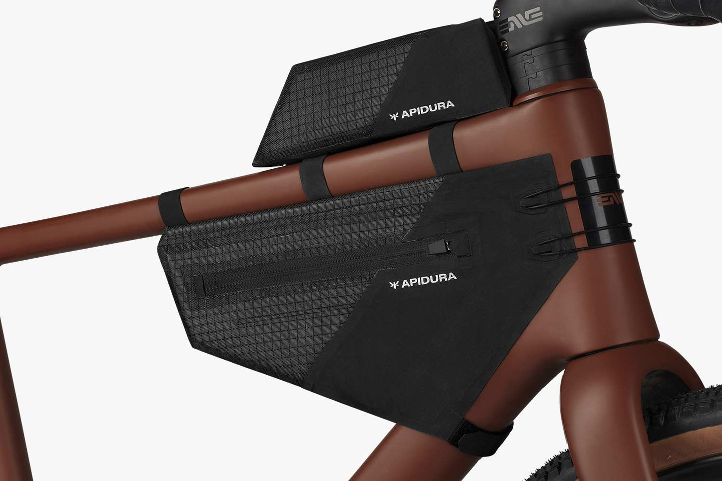 Pakkaus APIDURA AERO SYSTEM runkolaukkuja musta