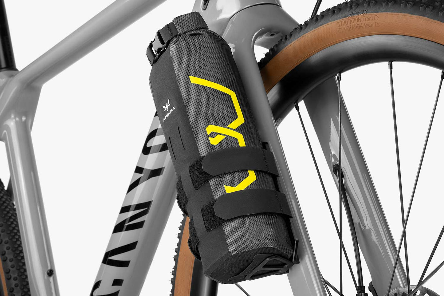 APIDURA EXPIDITION CARGO CAGE PACK 1.3 L haarukkapussi musta