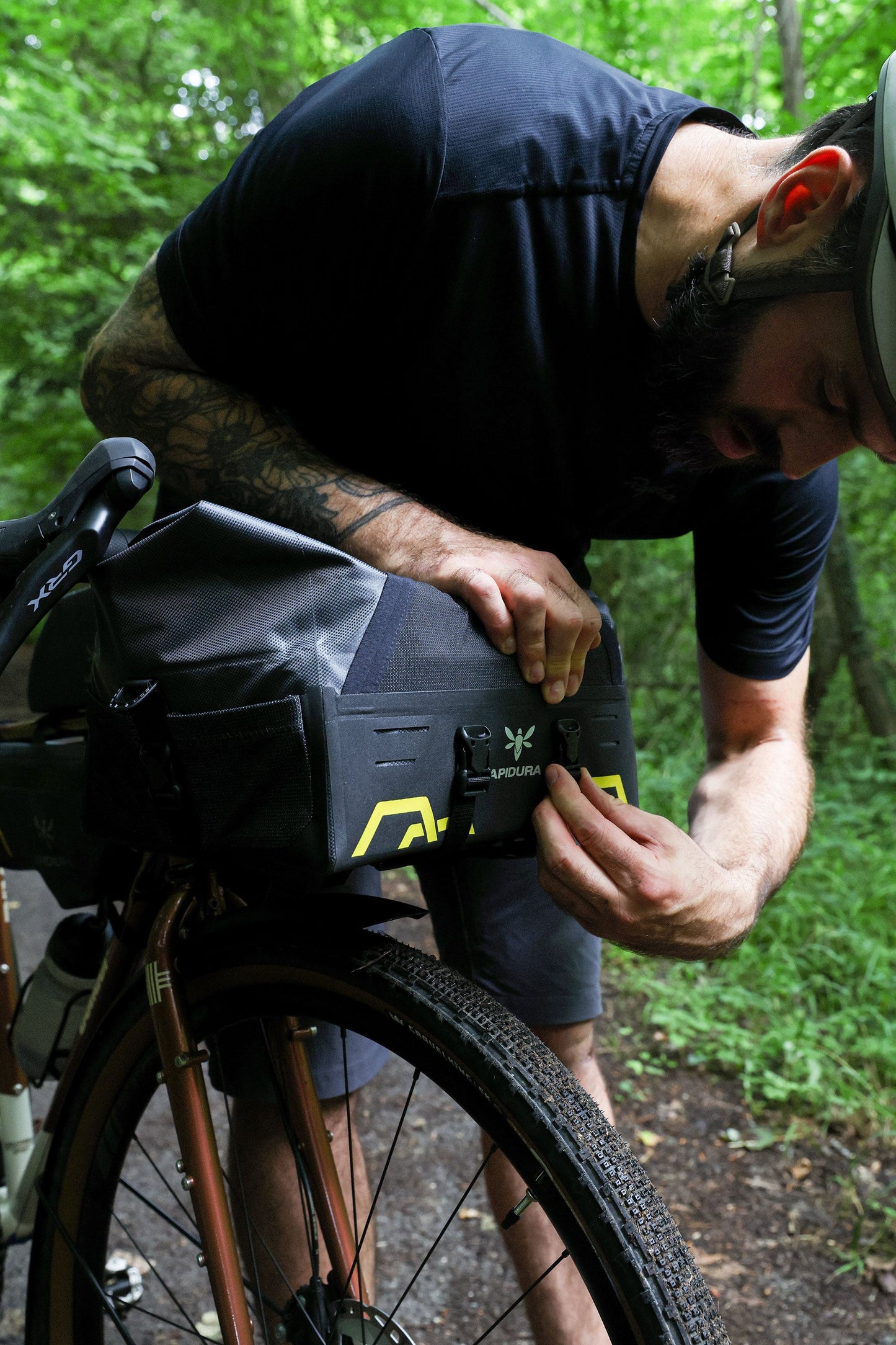 APIDURA EXPEDITION FRONT RACK PACK 20 L ohjaustankolaukku musta