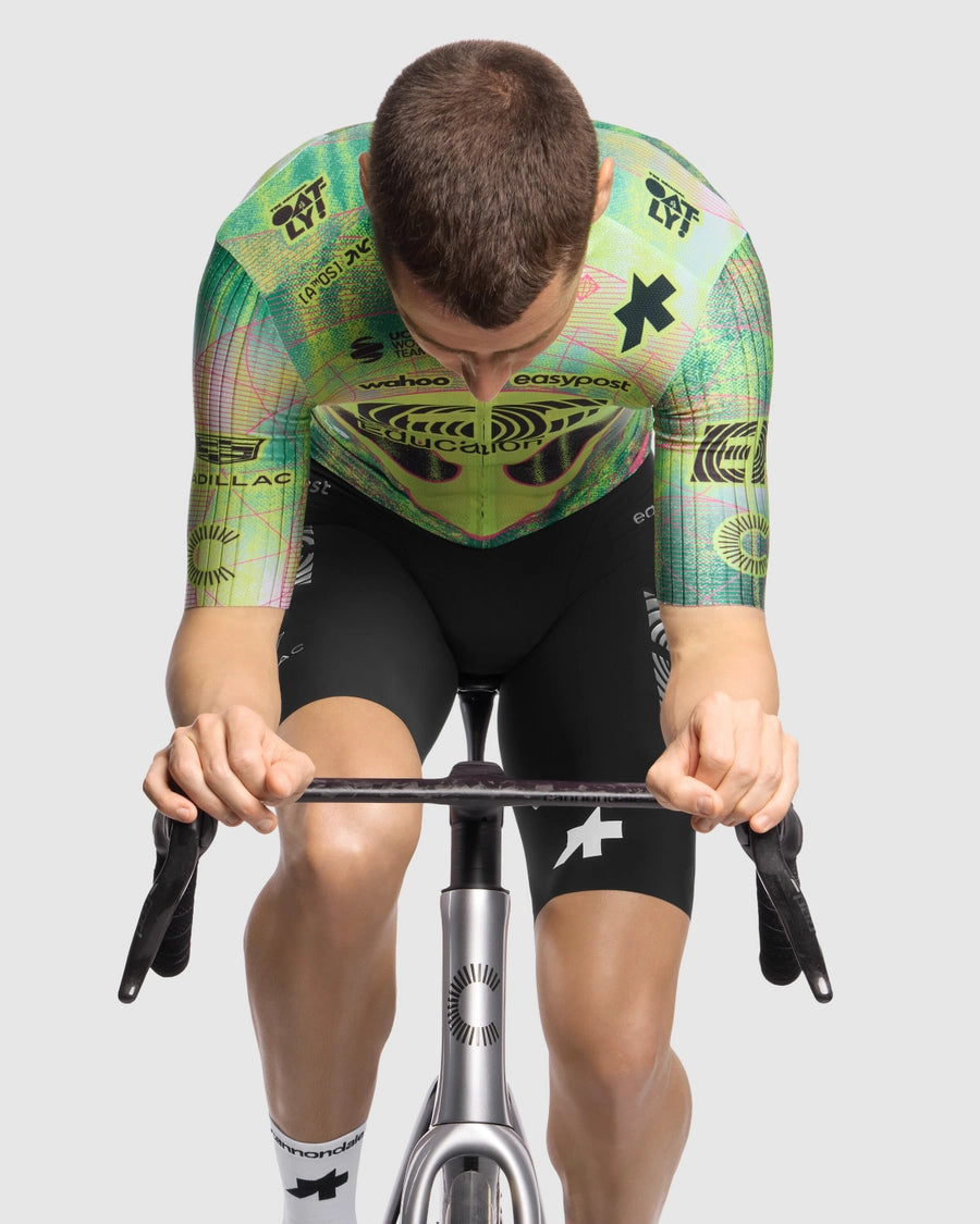 ASSOS EQUIPE RS S11 EDUCATION FIRST CLOSE ENCOUNTER -ajopaita, lyhyet hihat, vihreä/keltainen