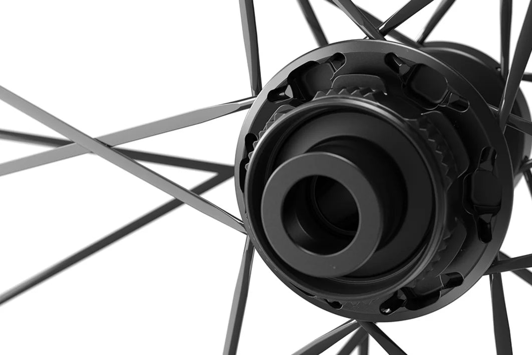 DT SWISS ERC 1100 DICUT 45 DISC -takapyörä, Tubeless Ready (Center Lock)