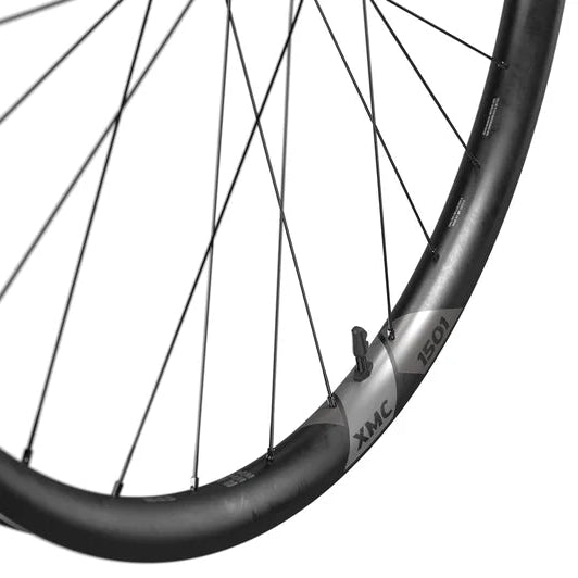 Pari DT SWISS XMC 1501 SPLINE ONE 30 mm 27.5'' 15x110/12x148mm Boost-pyöriä DT SWISS XMC 1501 SPLINE ONE 30 mm 27.5'' 15x110/12x148mm Boost-pyörät