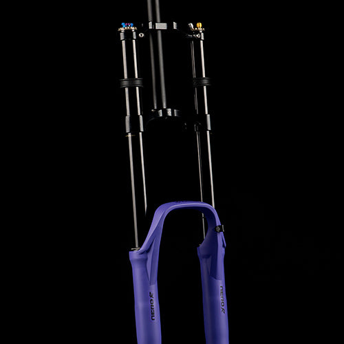 FORMULA NERO R 29" haarukka-akseli 20x110mm Boost Ultraviolet