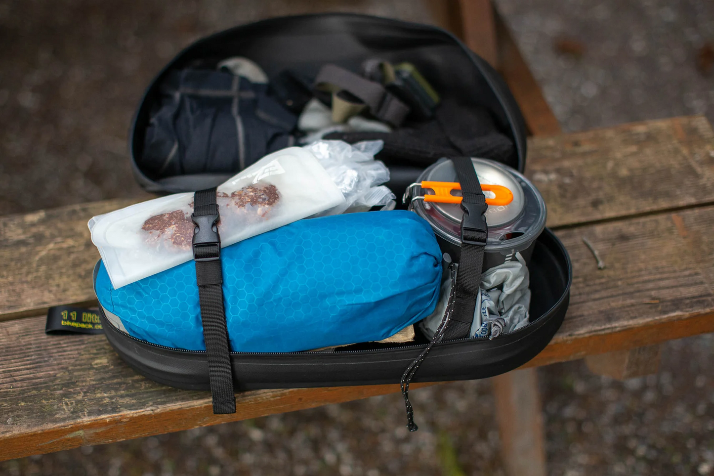 AEROE 11L pikakiinnityslaukku