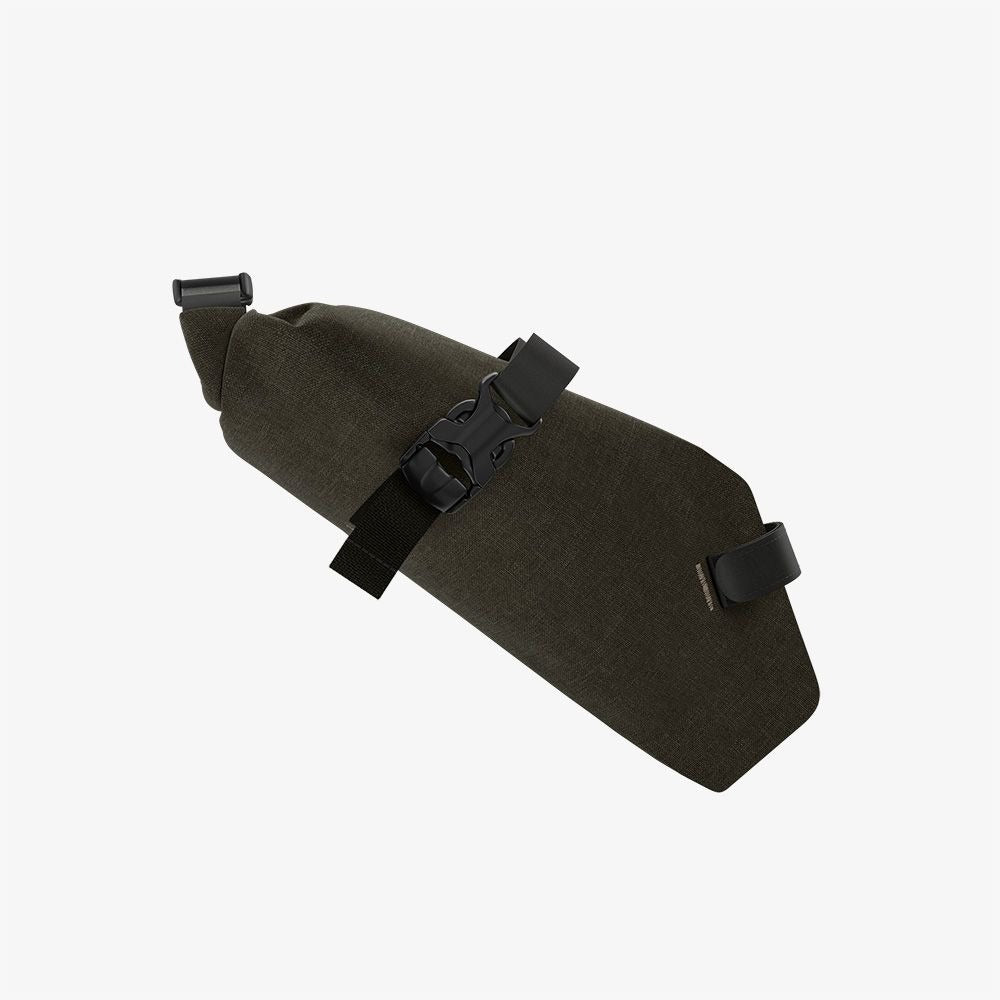 BROOKS SCAPE ROLL 1L satulalaukku musta