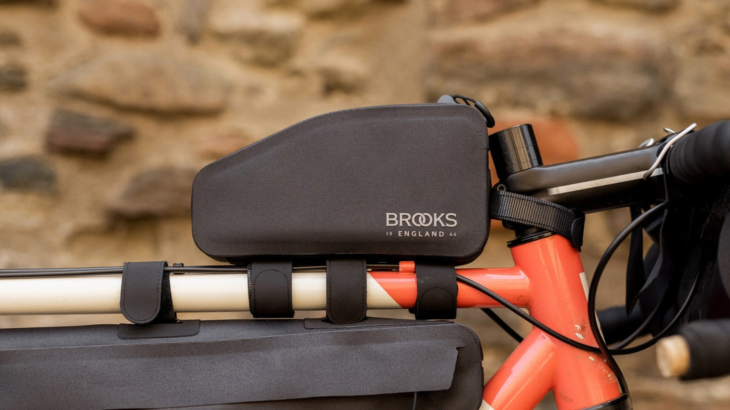 BROOKS SCAPE 0.9L runkolaukku musta