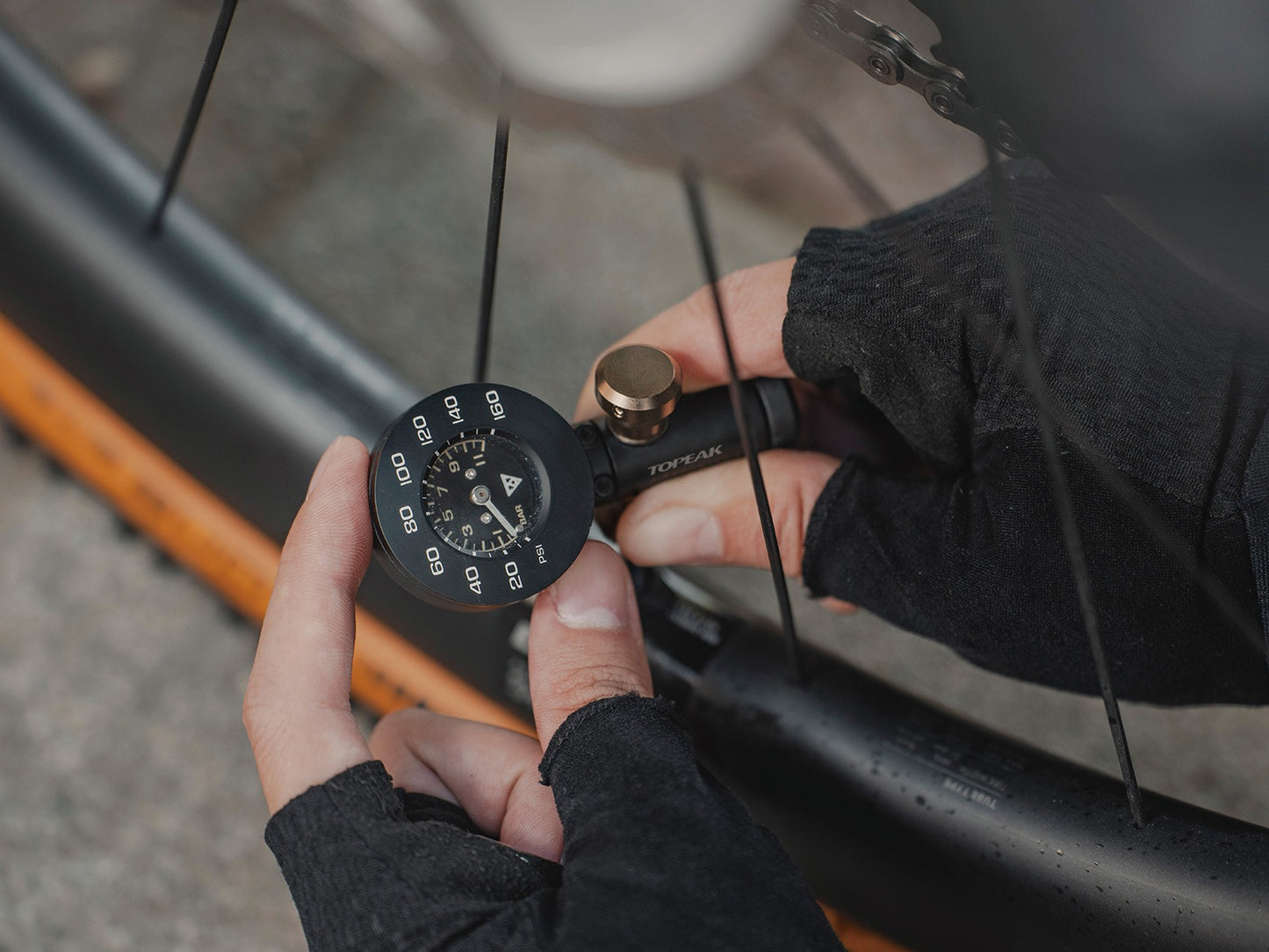 TOPEAK AIRBOOSTER G+ CO2-täyttölaite