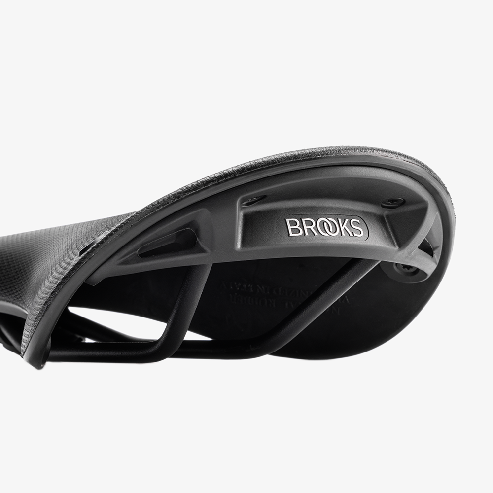 BROOKS CAMBIUM C17 PORTER Satula Musta