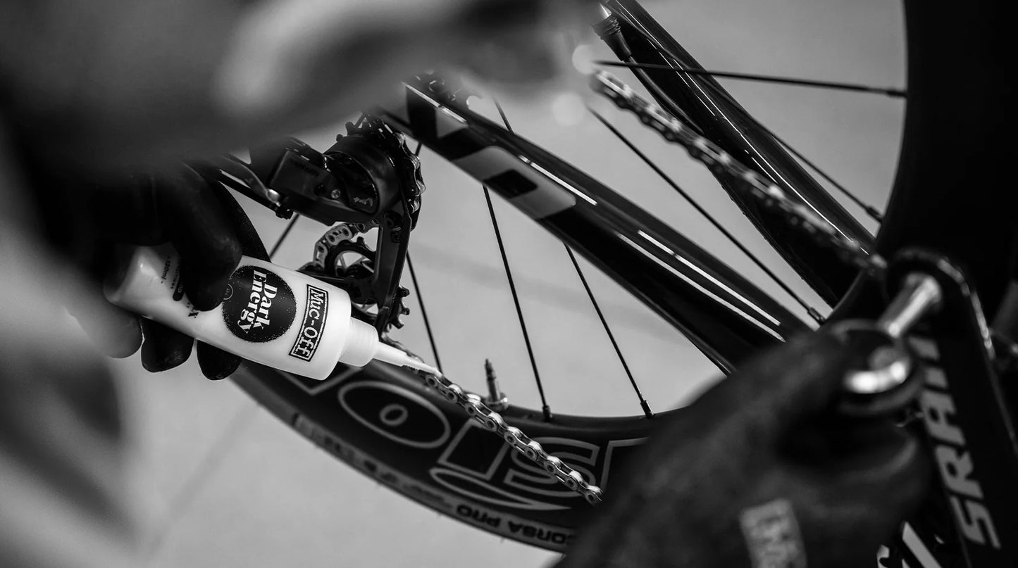 MUC-OFF DARK MATTER CHAIN WAX Ketjun voiteluaine (120 ml)