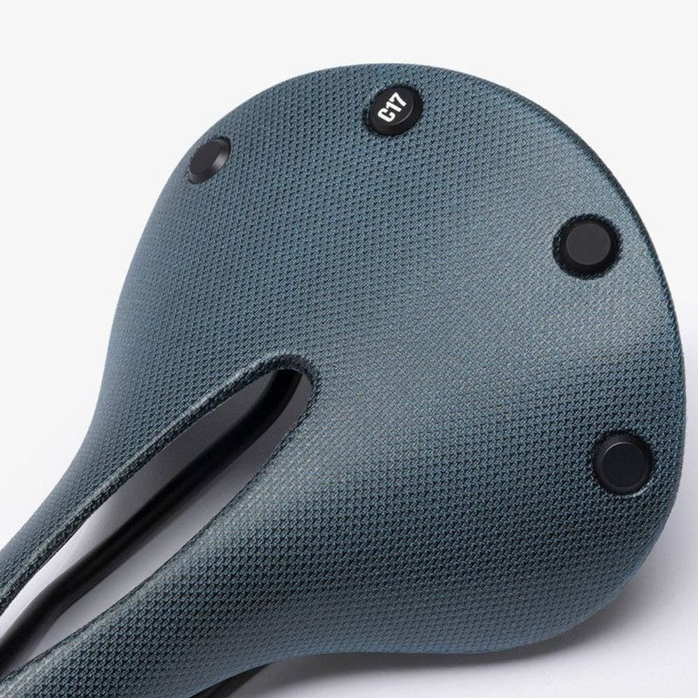 Satula BROOKS CAMBIUM C17 CARVED Sininen