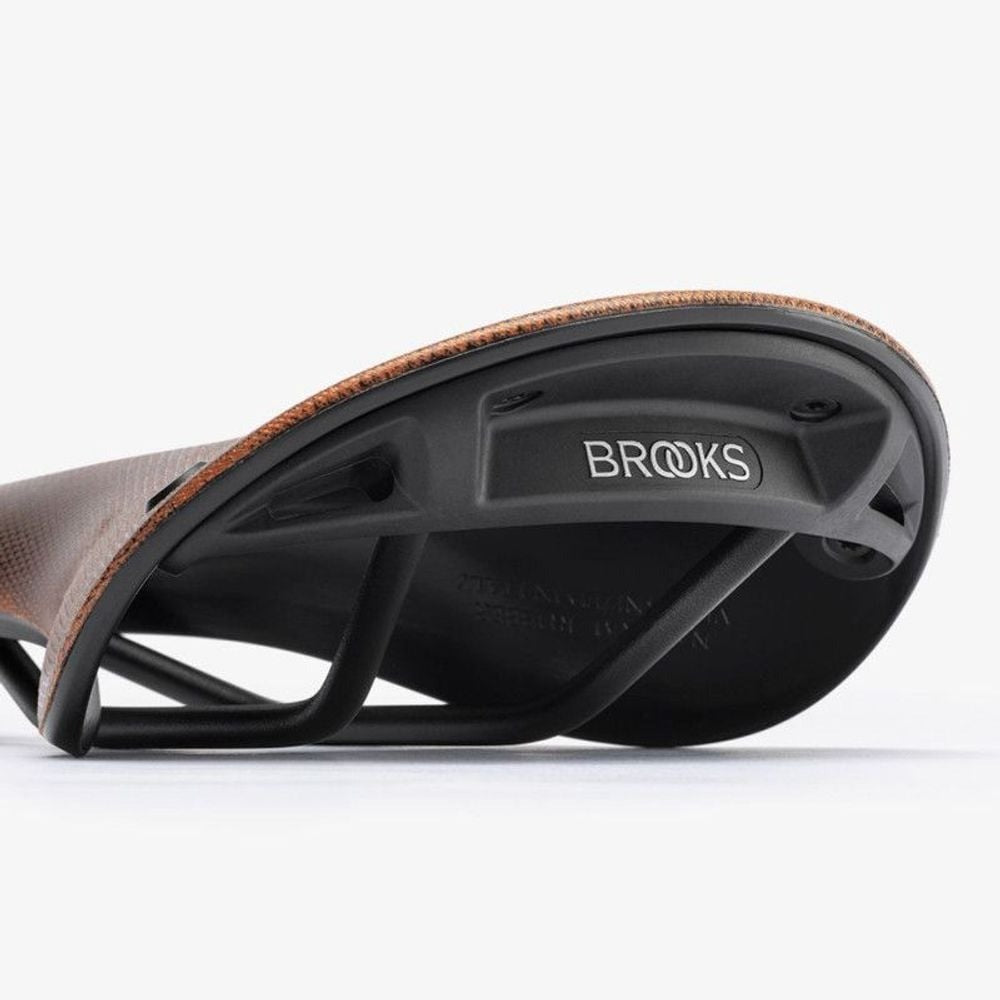 Satula BROOKS CAMBIUM C17 CARVED Ruskea ruskea