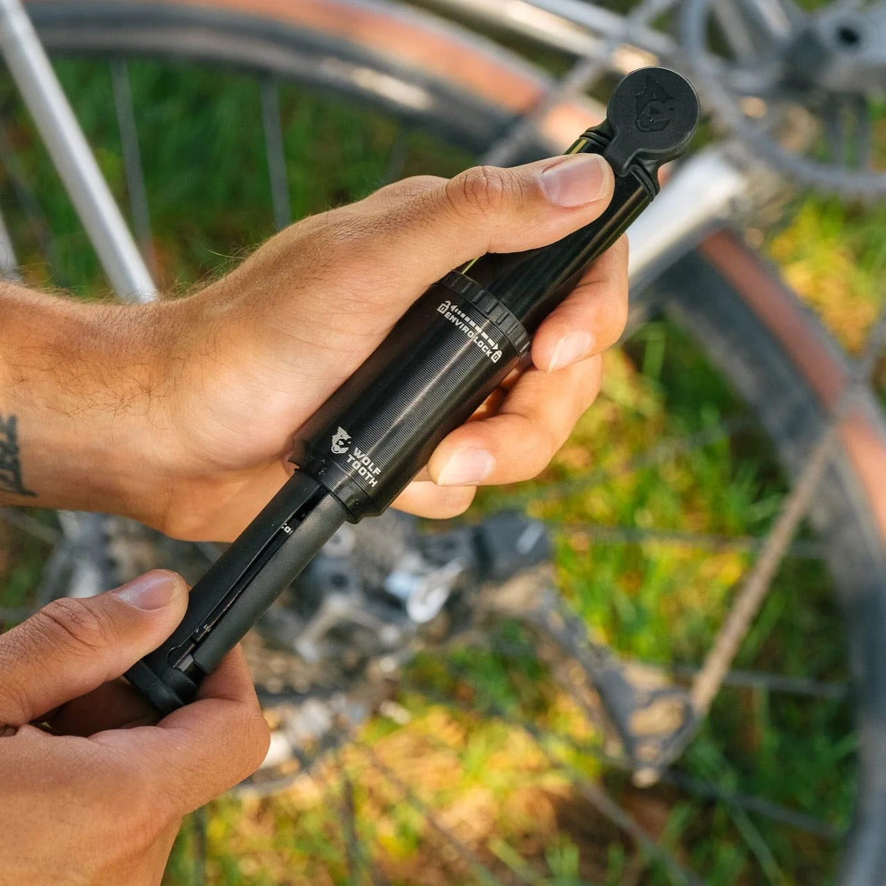 WOLF TOOTH CLICK VALVE 30CC käsipumppu