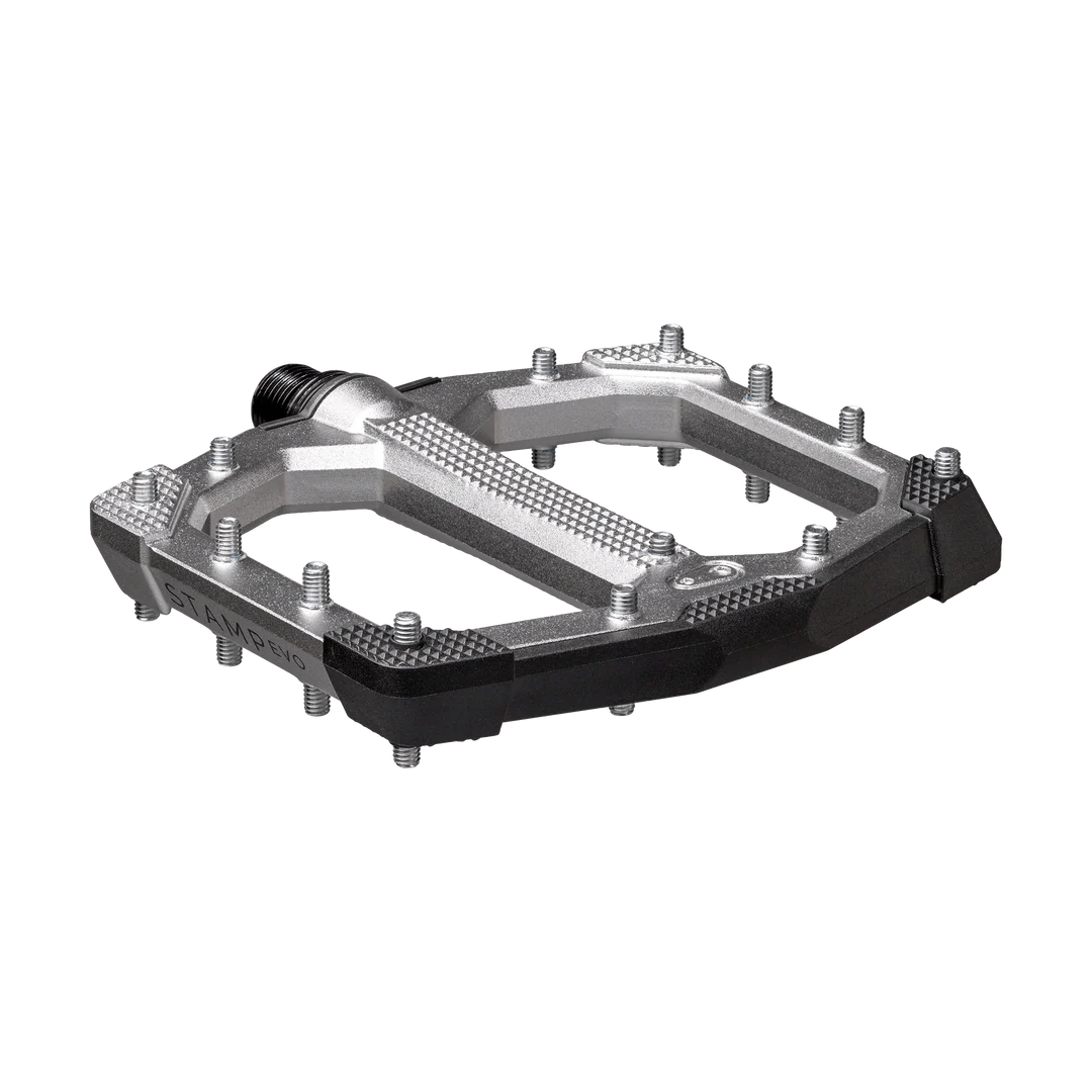 CRANKBROTHERS STAMP EVO Pienet litteät polkimet Hopea