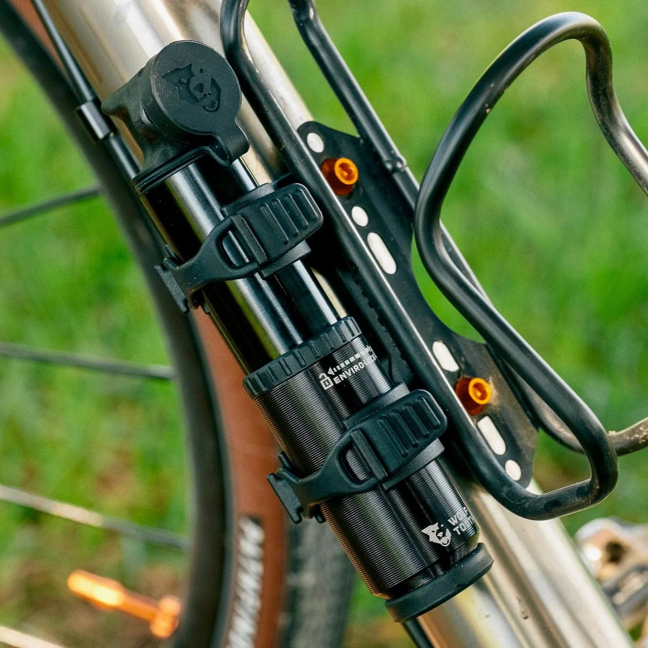 WOLF TOOTH CLICK VALVE 30CC käsipumppu