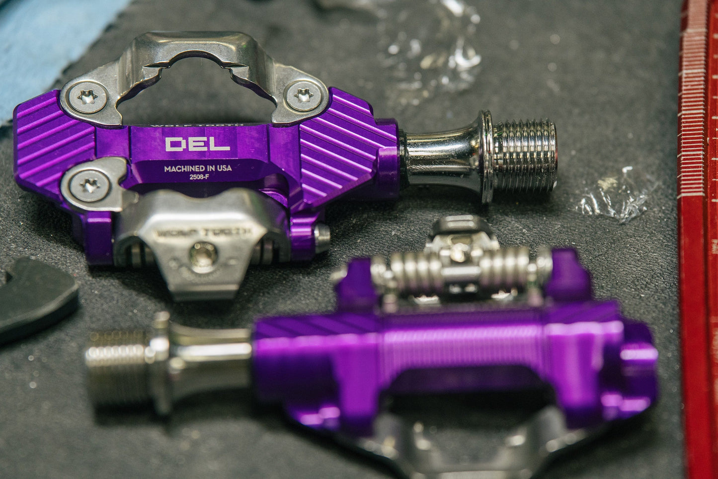 WOLF TOOTH DEL GRAVEL RACE Clipless Violet polkimet