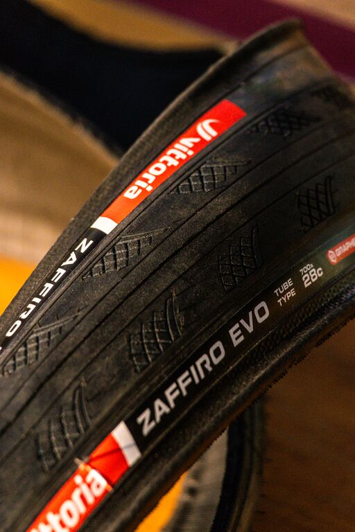 VITTORIA Zaffiro EVO V Graphene G2.0 700c TubeType Musta rengas