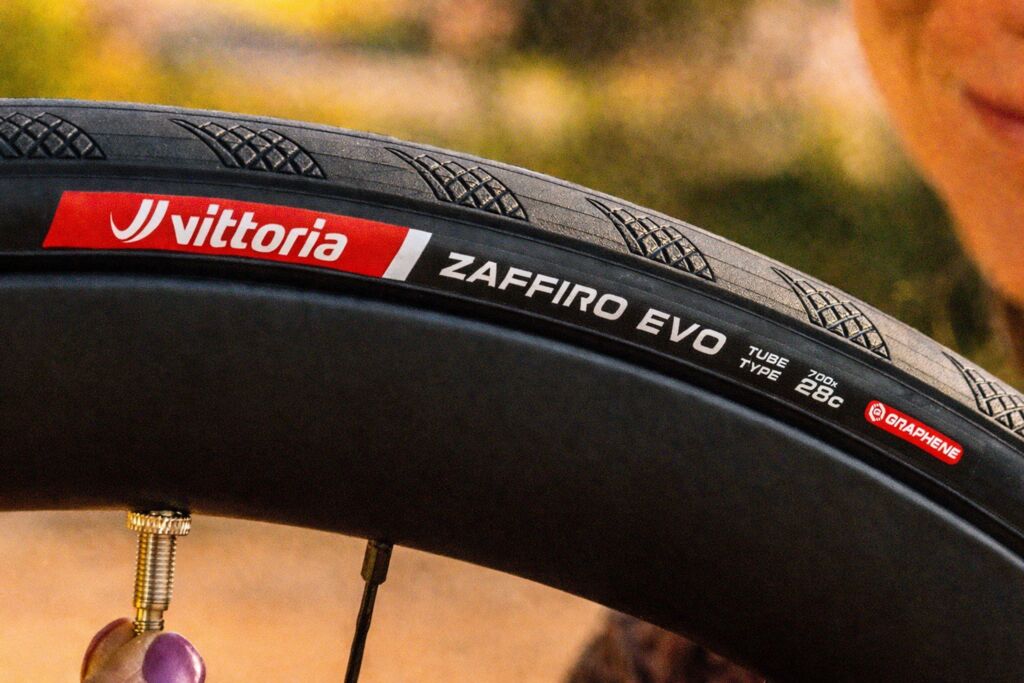 VITTORIA Zaffiro EVO V Graphene G2.0 700c TubeType Musta rengas