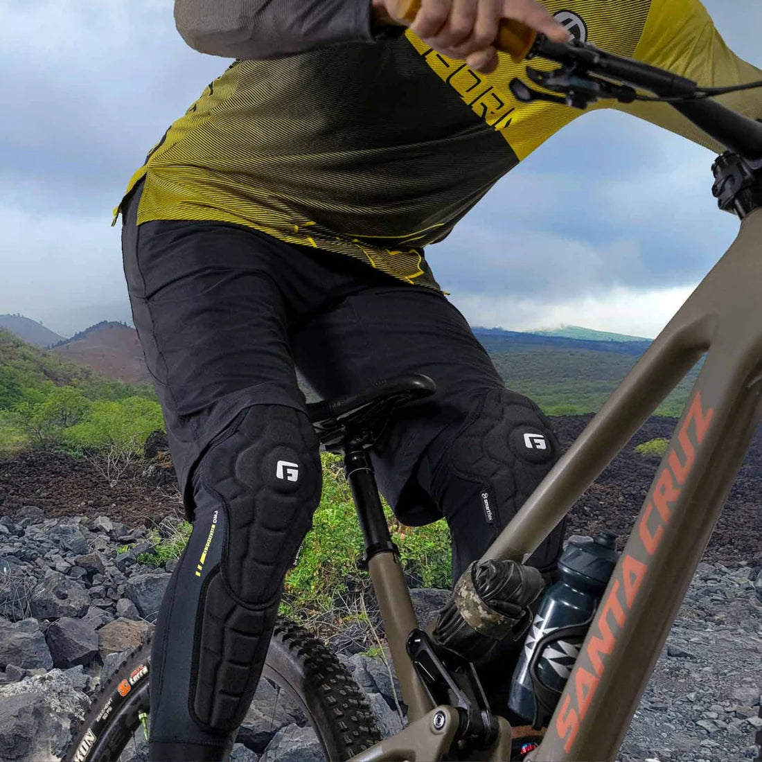 G-FORM PRO RUGGED 2 säärisuoja Musta